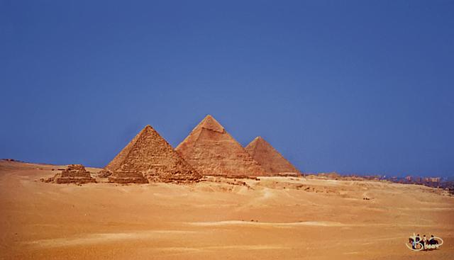 pyr2.tif - Pyramids, Giza Egypt